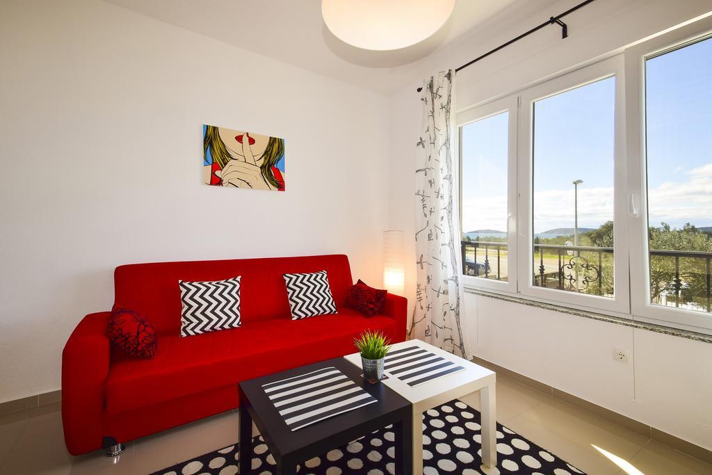 Amadrian Apartments 시베니크 외부 사진