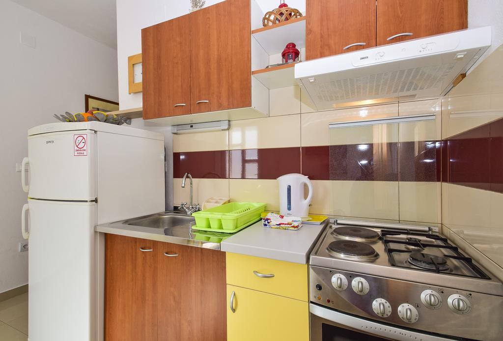 Amadrian Apartments 시베니크 외부 사진