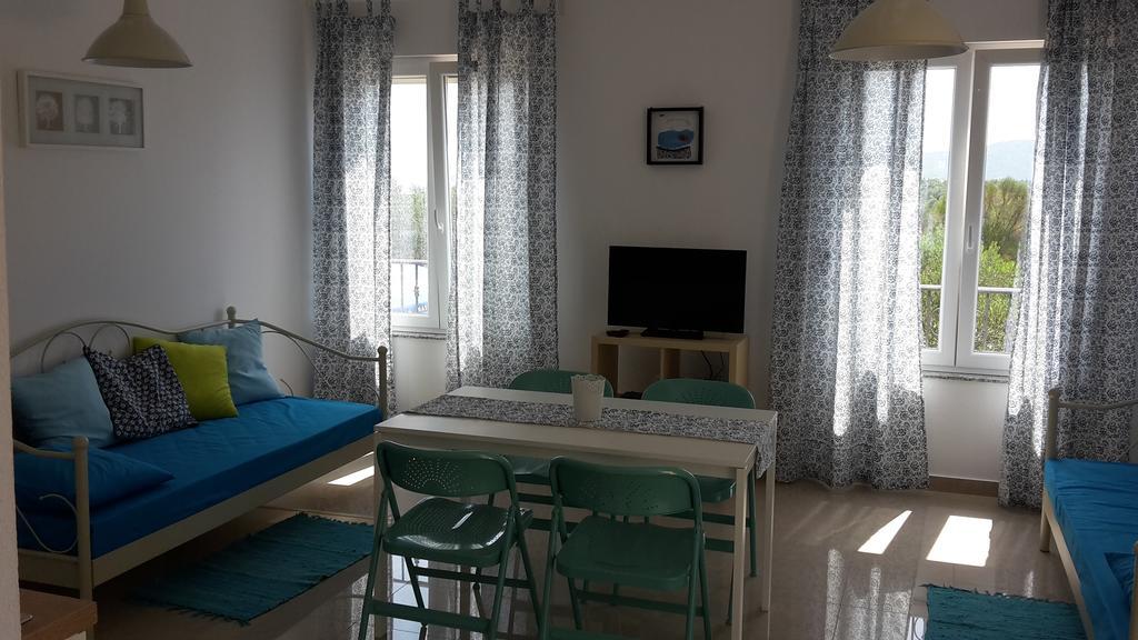 Amadrian Apartments 시베니크 외부 사진